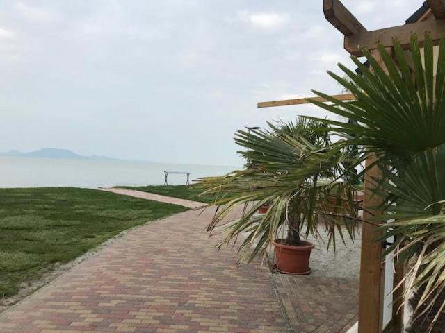 Nyaralo Balatonmariafuerdo Villa Exterior photo