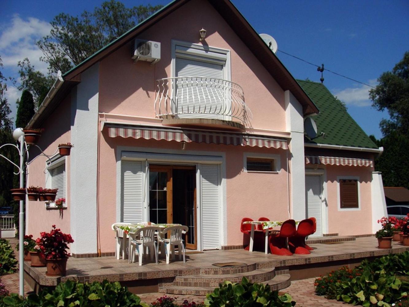 Nyaralo Balatonmariafuerdo Villa Exterior photo